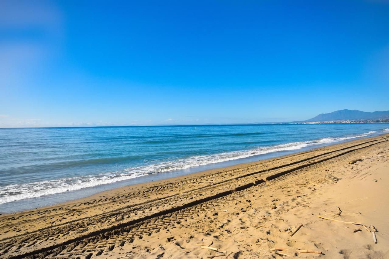 Apartment, Front Line Beach, In Arenas, Bahia De Marbella